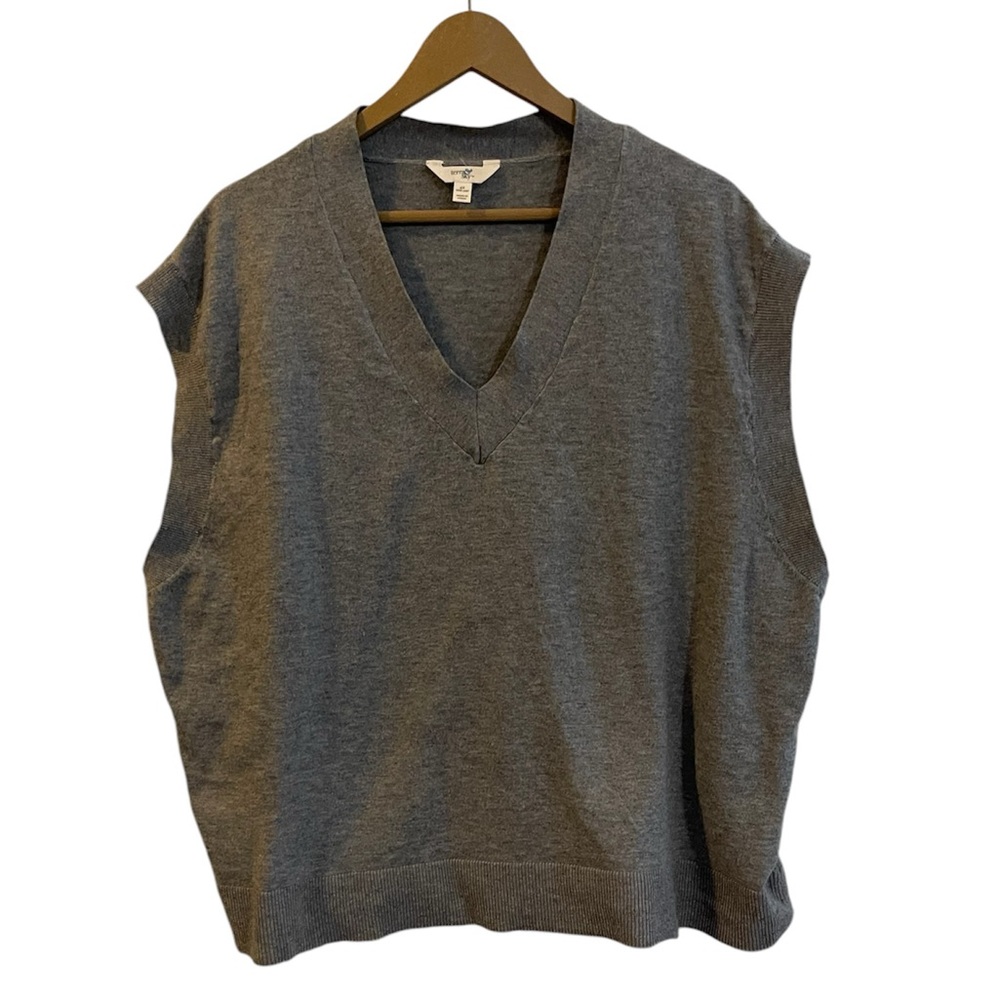 Terra & Sky V neck sweater vest Plus size